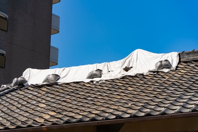 実家の雨漏りの応急処置